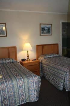 Sunny Hill Resort & Golf Course Greenville Center Bagian luar foto